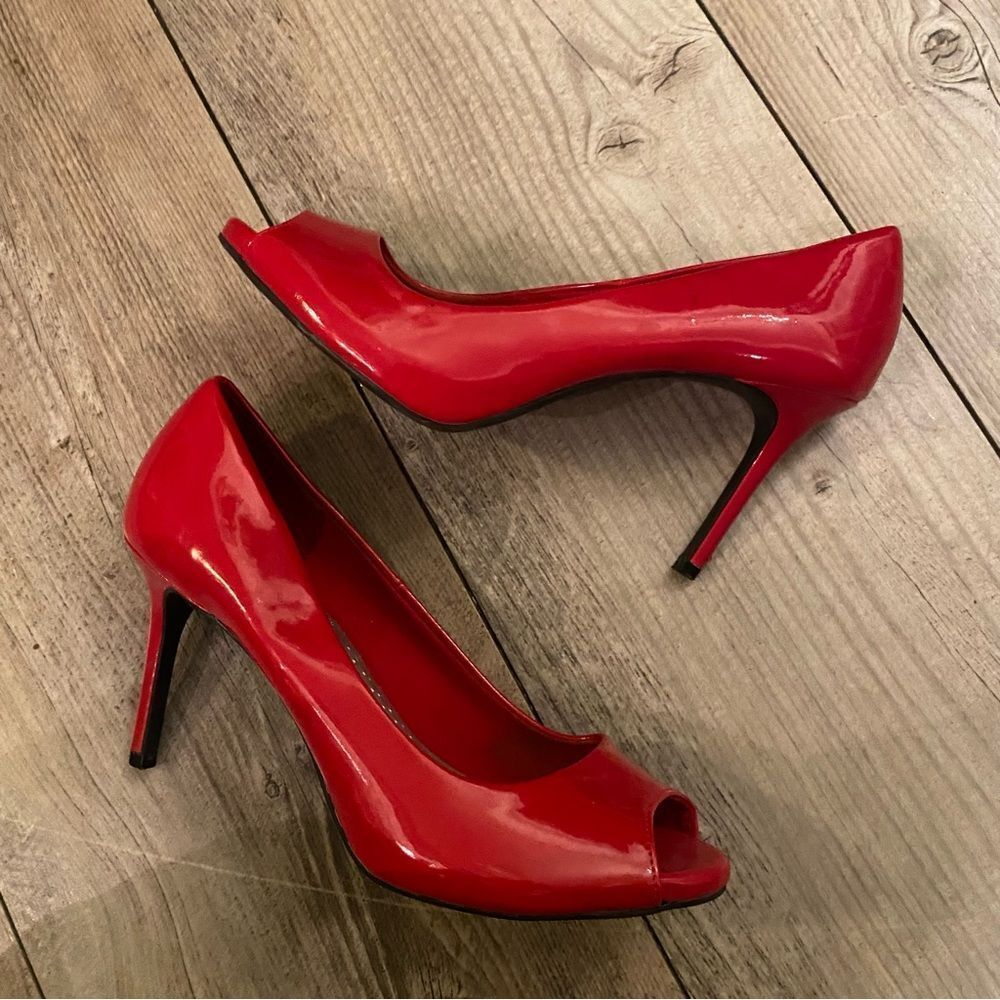Red Deflex Comfort Size 7.5 Stillettos NWOT